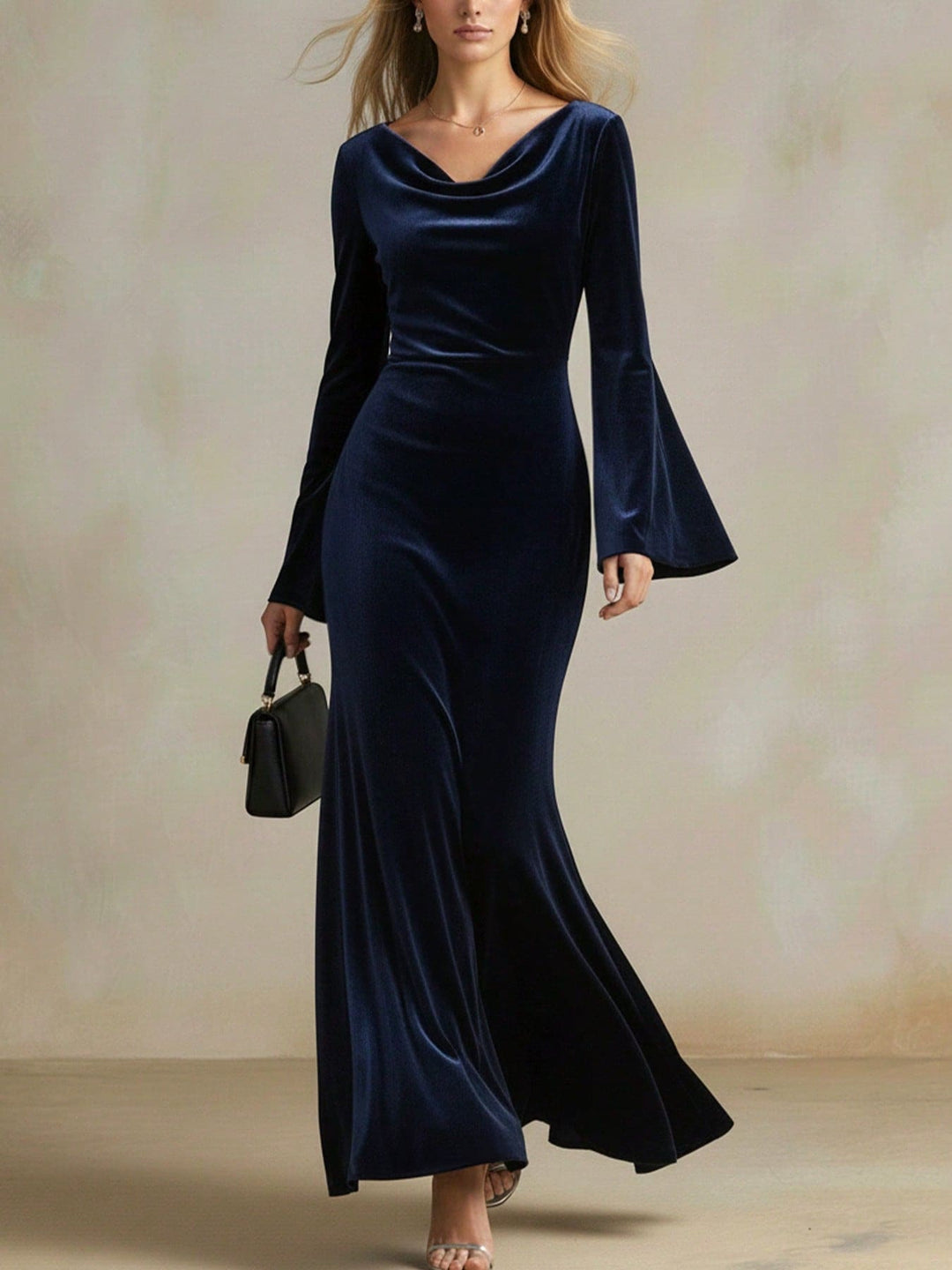 Damen Samt-Abendkleid mit Wasserfall-Ausschnitt, taillierter Silhouette und ausgestellten Trompetenärmeln Shop Nory