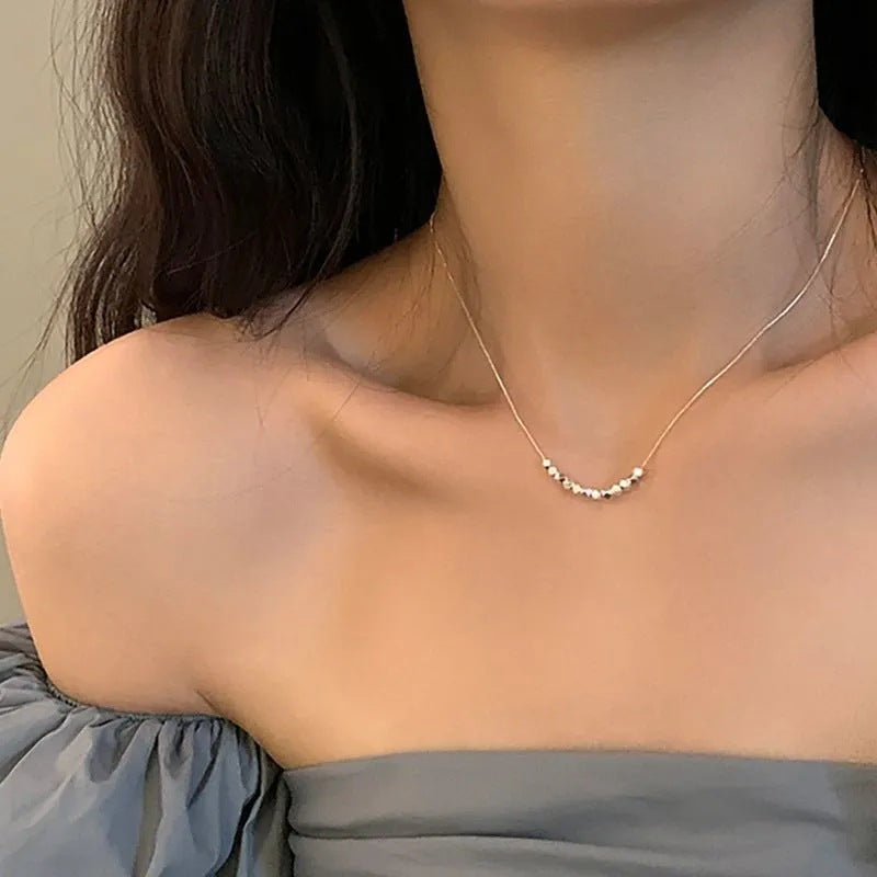 Damen Halskette mit geometrischen, glänzenden Kubelementen Shop Nory