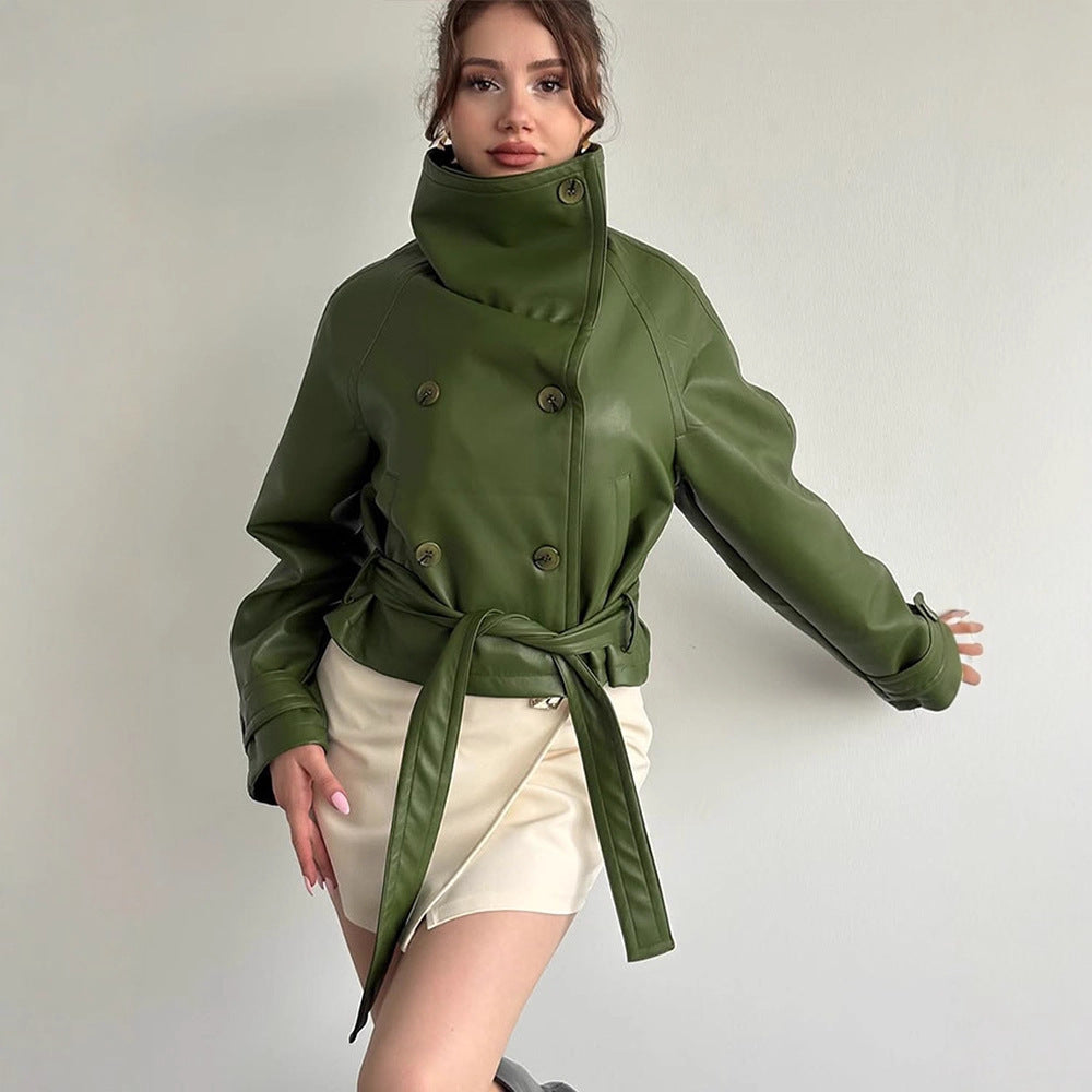 Damen Taillierte Kurzblouson‑Jacke aus Lederimitat mit hohem Stehkragen und Bindegürtel Shop Nory