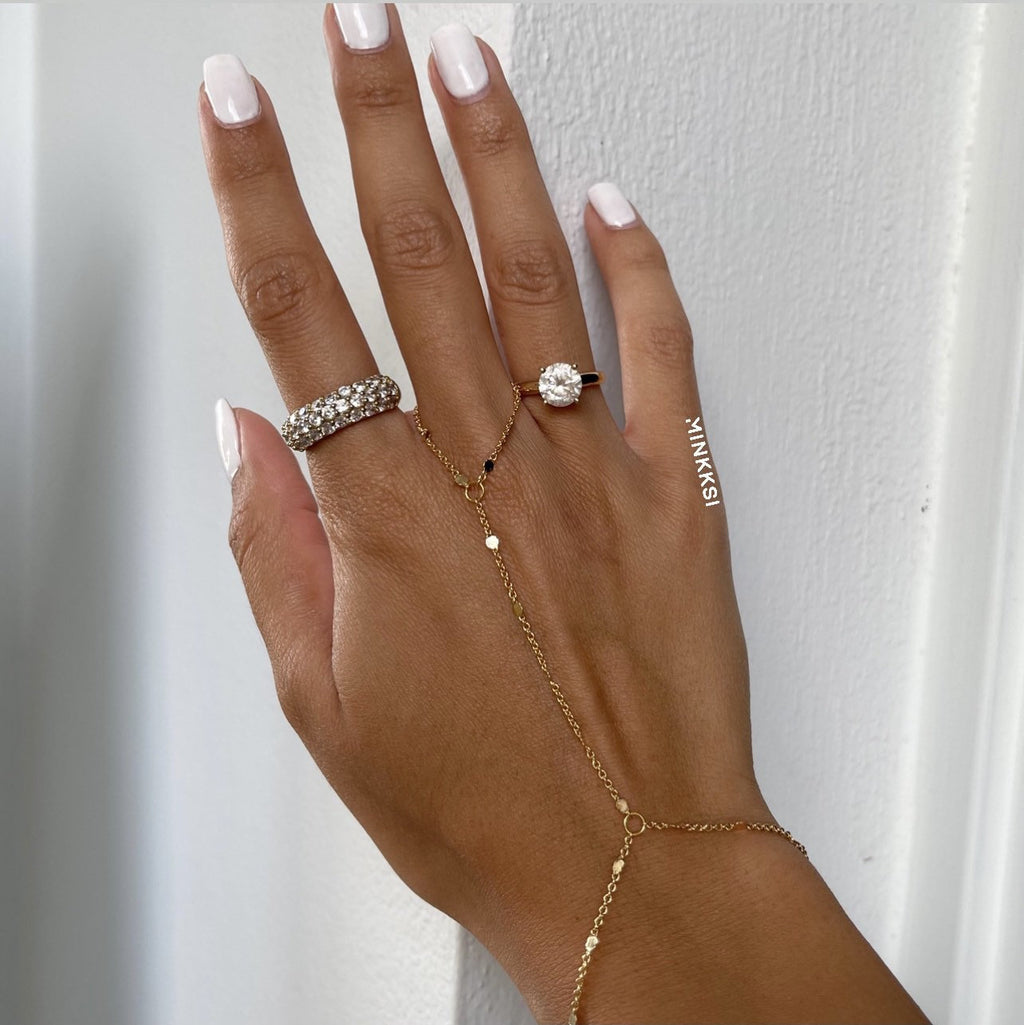 Damen Handkette aus feinen Gliederketten mit eleganten Akzenten Shop Nory