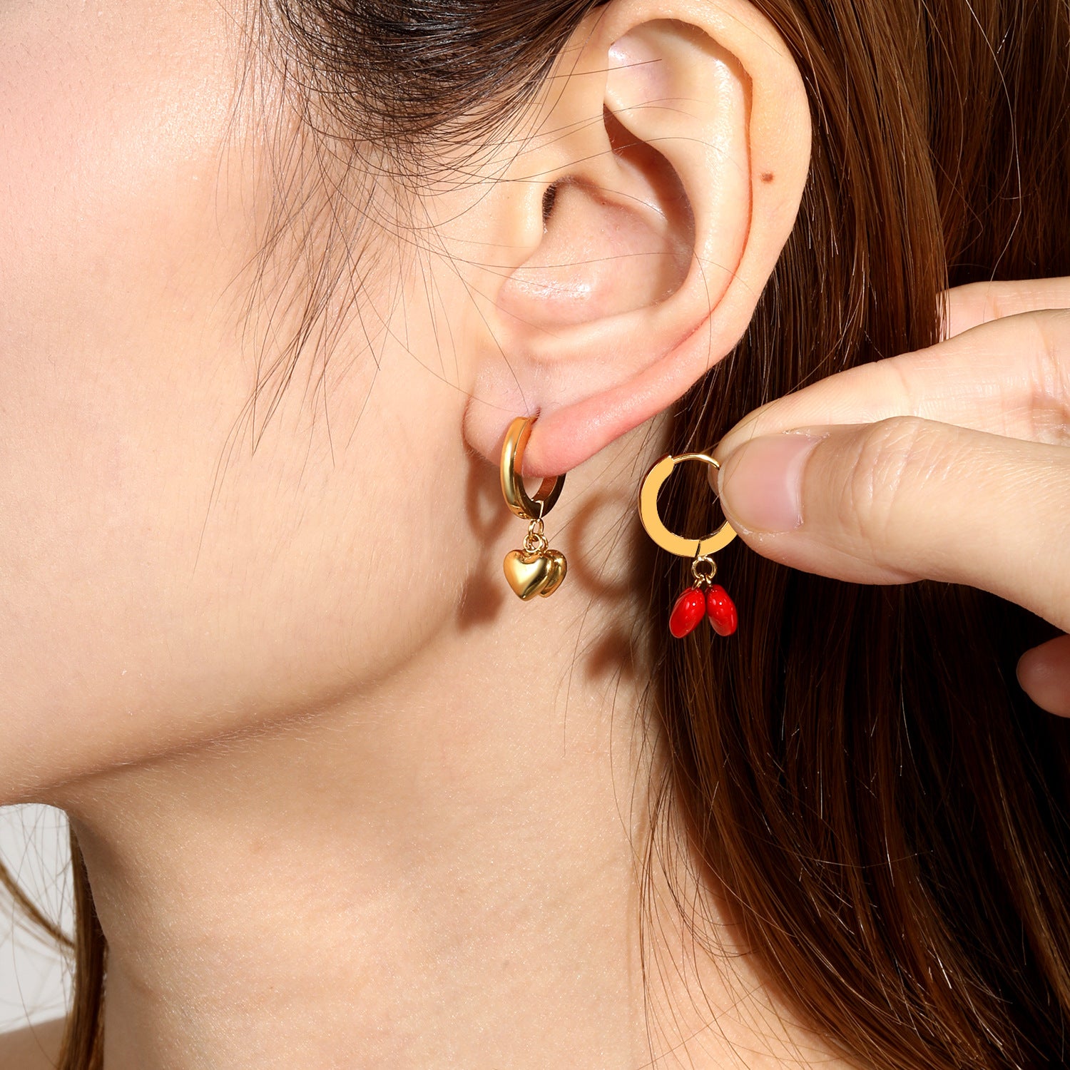 Damen Hängende Ohrstecker mit verspieltem Pilzdesign und goldfarbener Oberfläche Shop Nory