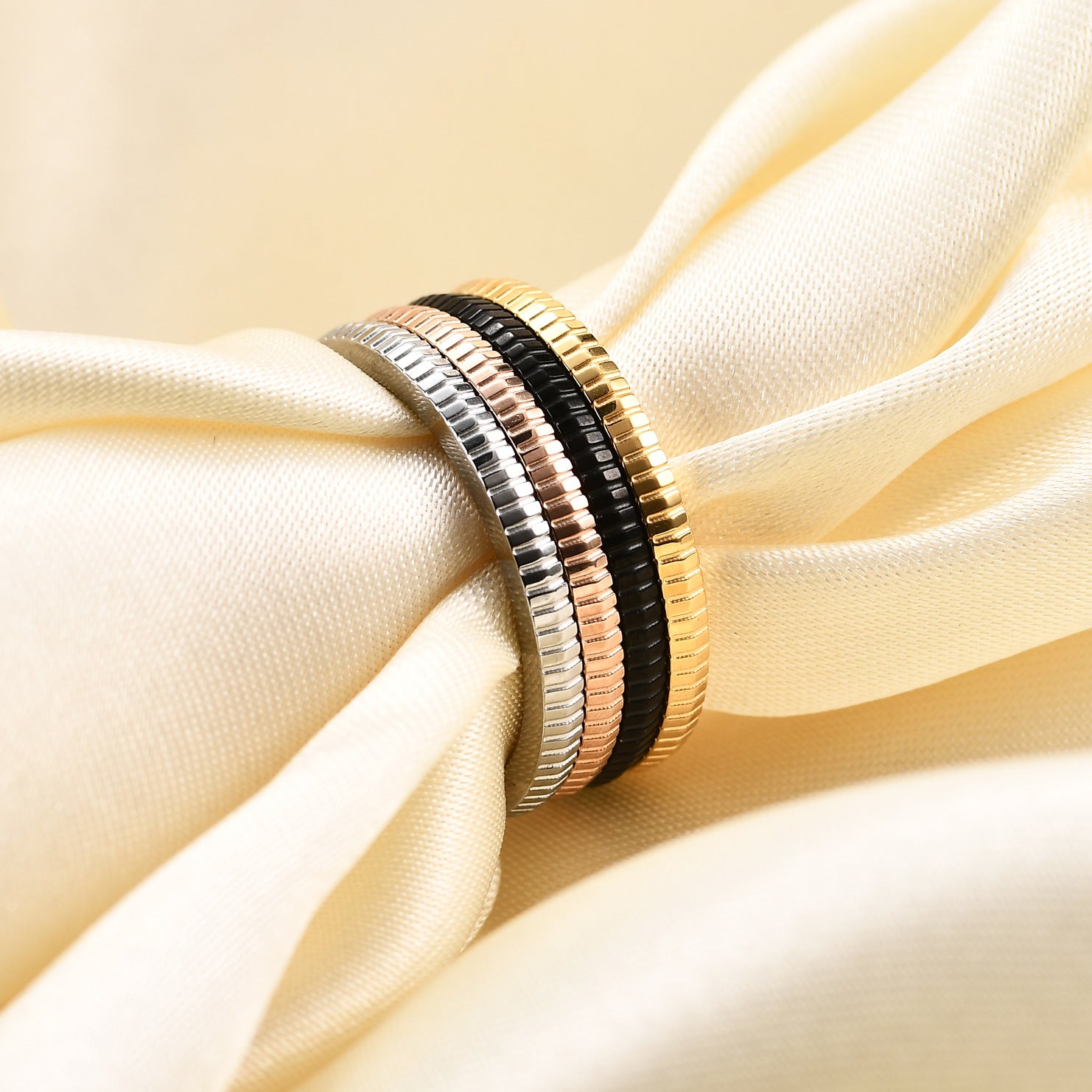 Damen Ring-Set mit multifunktionalen und eleganten Designs Shop Nory