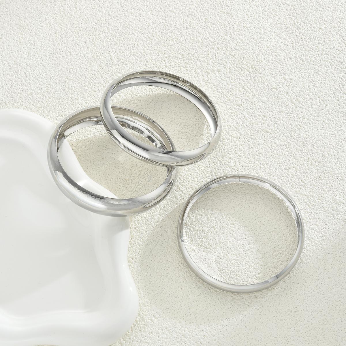 Damen Armreifen-Set mit geschwungenem und glänzendem Design Shop Nory