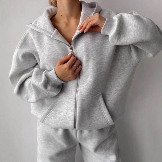 Damen Loungewear-Set Shop Nory: Oversized Zip-Hoodie mit Kapuze und weiter High-Waist Sweatpant aus Soft-Fleece