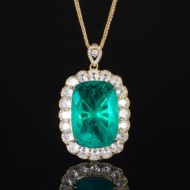 Kissen-Schliff Halo Anhänger Halskette mit Mikro-Pavé Cubic Zirconia und vergoldeter Rope-Kette