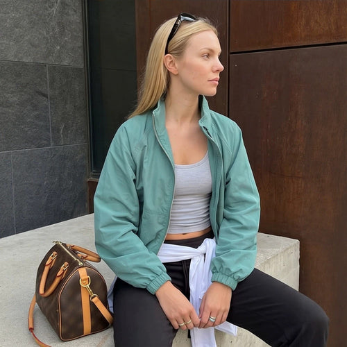 Damen Sportlich-urbaner Windbreaker mit kurzem Cropped-Schnitt, hohem Stehkragen und elastischen Bündchen Shop Nory
