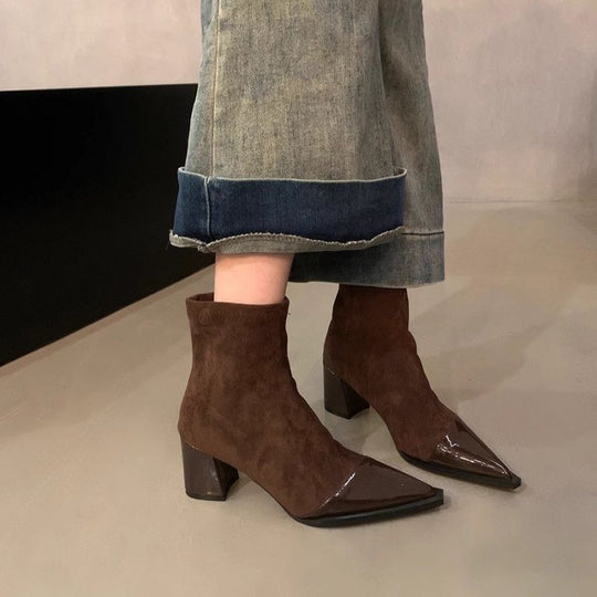 Damen Spitz zulaufende Stiefelette mit Wildlederschaft, patentierter Zehenkappe und sculpted Blockabsatz Shop Nory