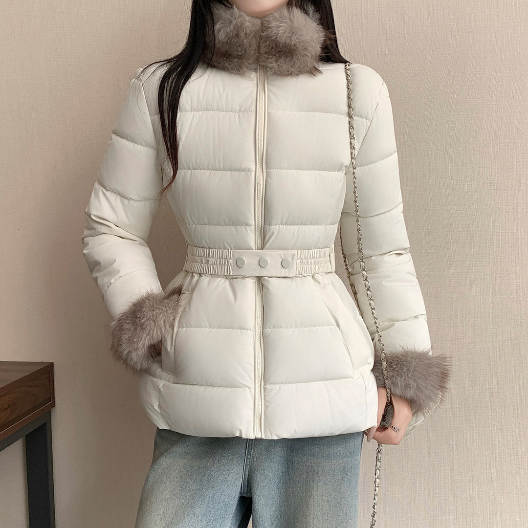 Damen nan taillierte Thermo-Kurzjacke mit elastischem Taillengürtel, Webpelzkragen und Kunstfellmanschetten Shop Nory