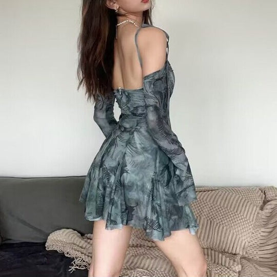 Damen Tailliertes Minikleid mit Carmen-Ausschnitt verstellbaren Schulterträgern und ausgestellten Ärmeln Shop Nory