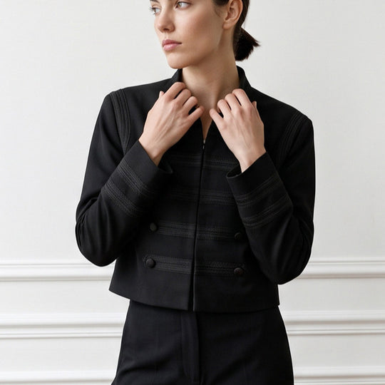 Damen Cropped-Jacke im Militärstil mit Doppelreiher und dekorativen Steppdetails Shop Nory