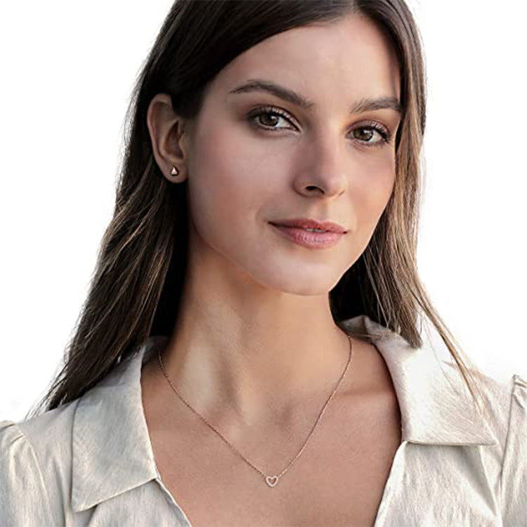 Damen Halskette mit funkelndem Herzanhänger aus hochwertigem Edelstahl Shop Nory