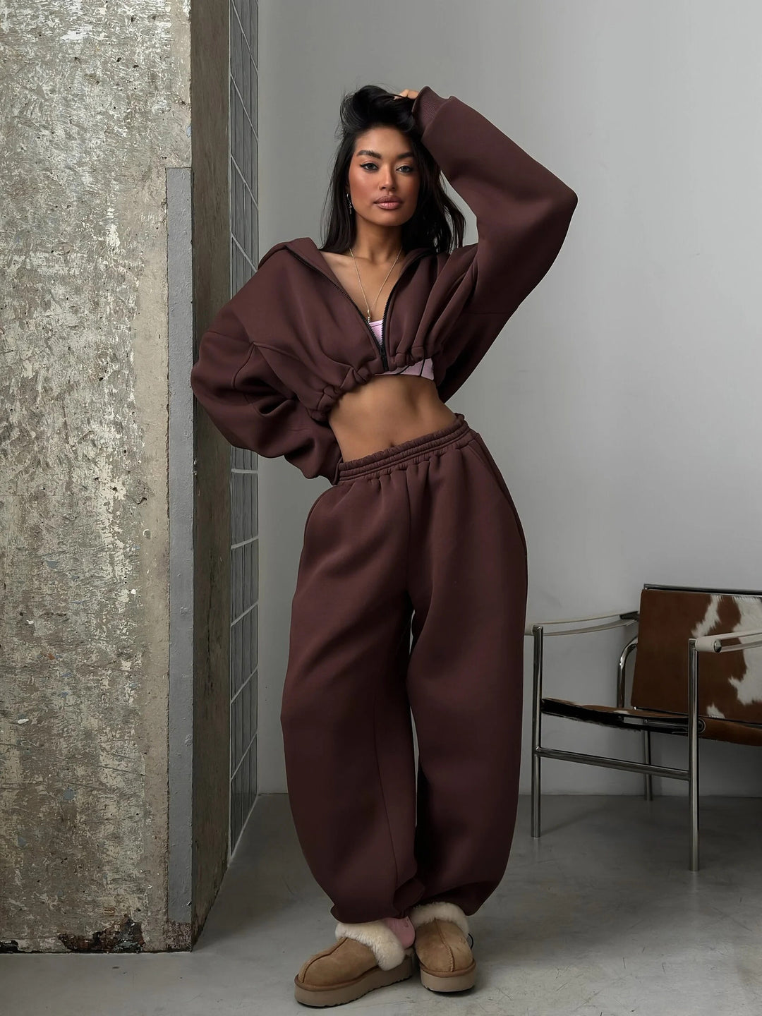 Damen kurzes Oversize-Scuba-Zip-Hoodie mit Tunnelzug und figurformender High-Waist-Jogginghose Shop Nory