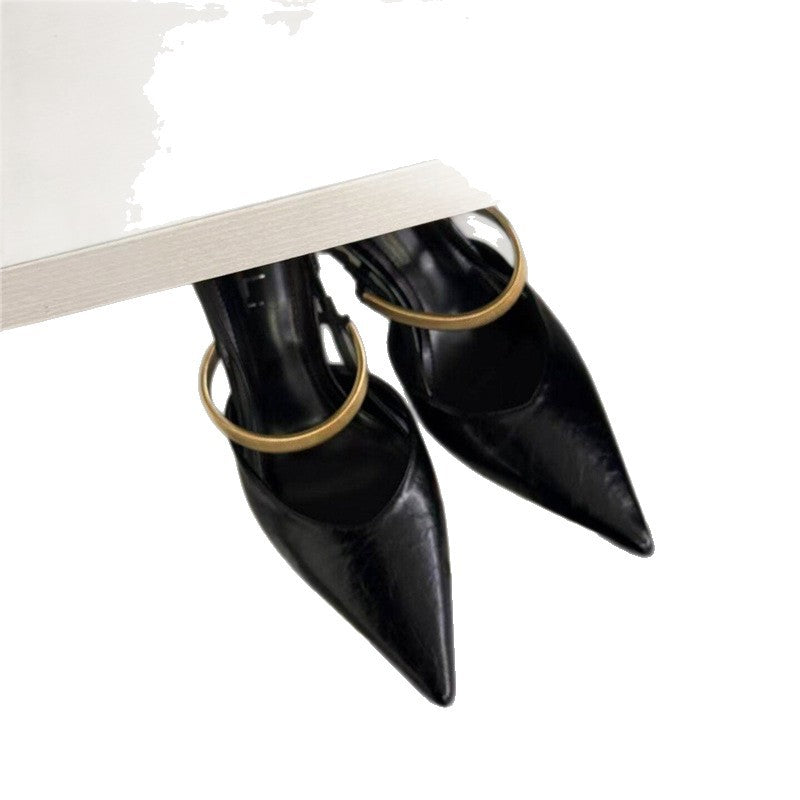 Damen Spitz zulaufende Slingback-Mules mit goldfarbenem Zierriemen und skulpturiertem Stiletto-Absatz Shop Nory