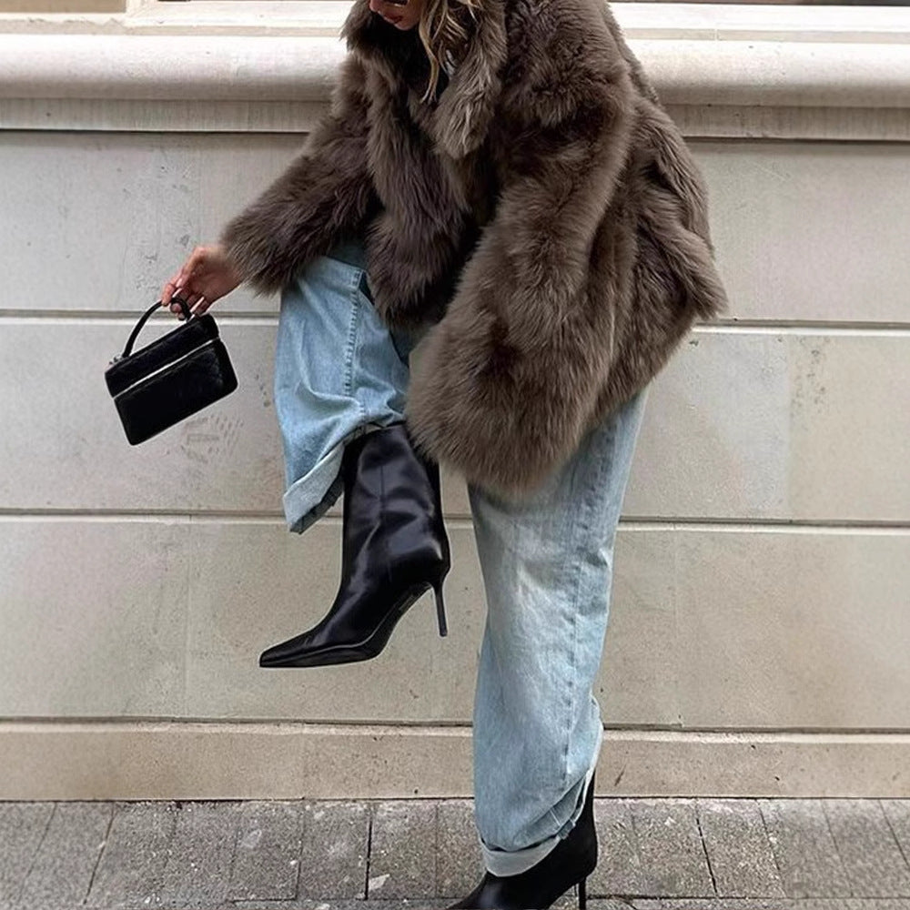 Damen Pelzjacke im modernen Oversize-Stil mit gemütlichem Kragen