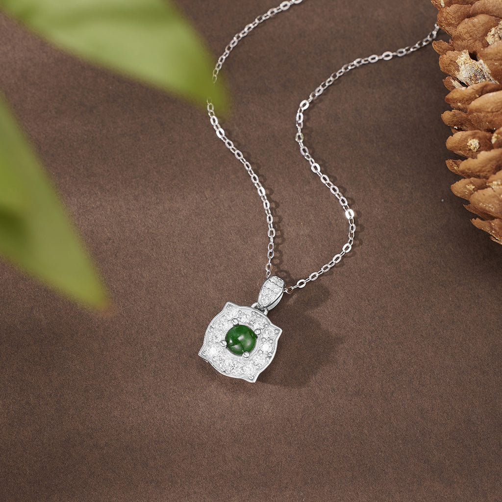 Damen Halskette mit grünem Jade-Anhänger und funkelnden Zirkonia Shop Nory