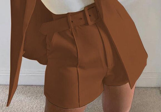 Damen Zweiteiliges maßgeschneidertes Blazer‑Set mit hochtaillierten Shorts und Gürtel Shop Nory