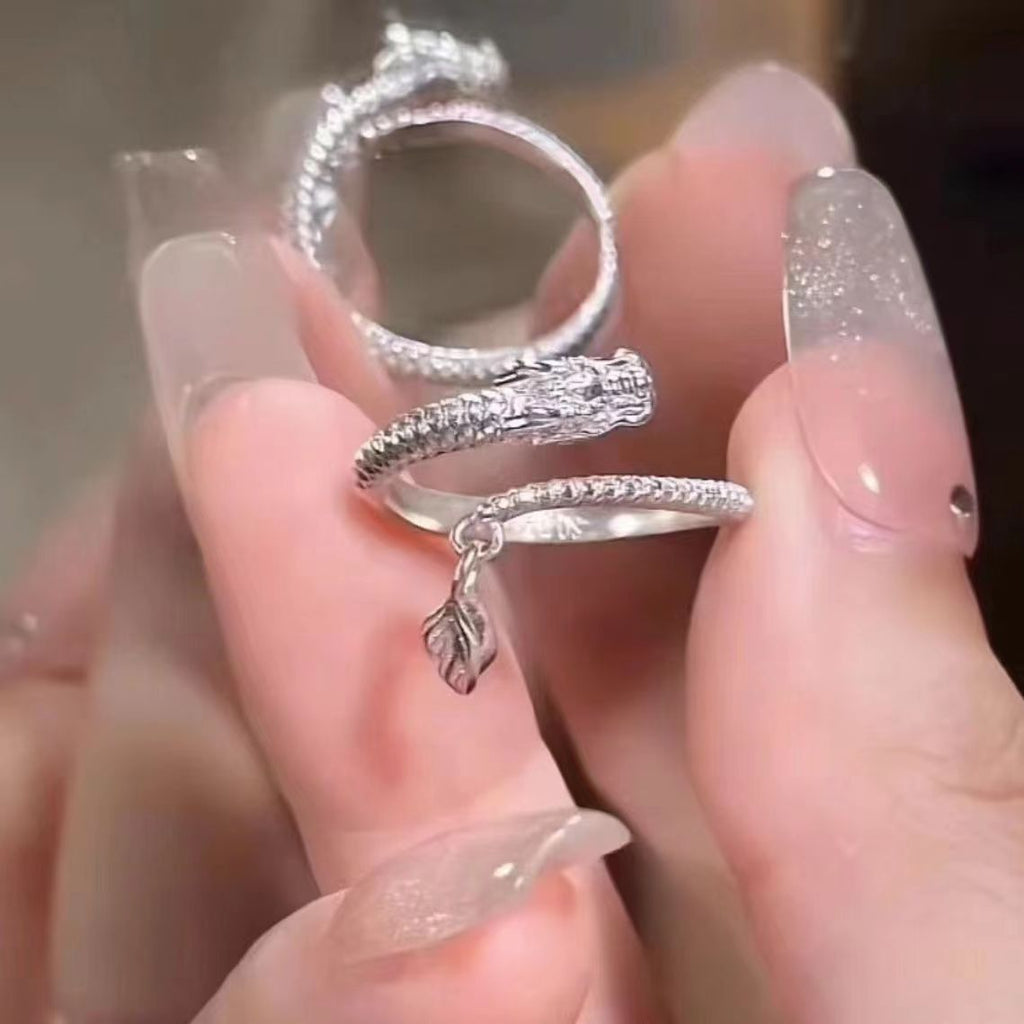 Damen Offener Ring mit kunstvollem Schlangendesign und zarten Blattanhängern Shop Nory