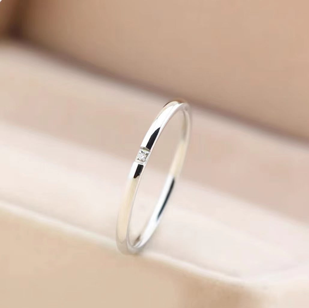 Damen Sterling Silber Minimalistischer Stapelring mit Diamantakzent Shop Nory