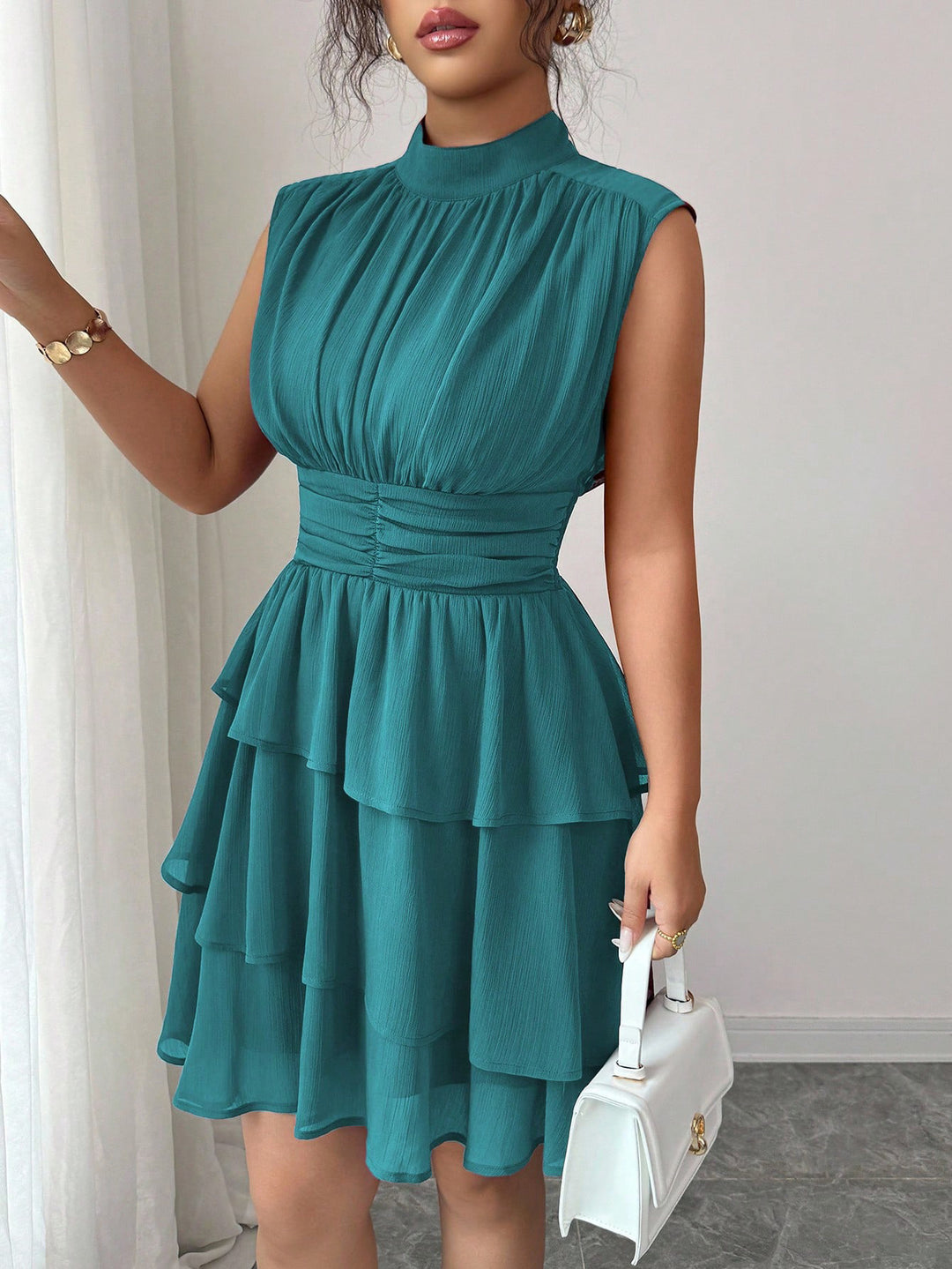Damen Ärmelloses Chiffon-Stufenkleid mit Stehkragen und taillierter Raffung Shop Nory