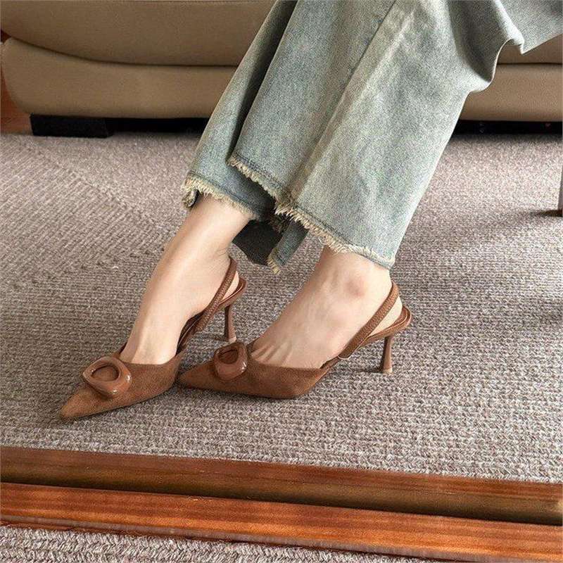 Damen Elegante spitz zulaufende Slingback-Pumps aus Veloursoptik mit dekorativem Resin‑Ring und schlankem Pfennigabsatz Shop Nory