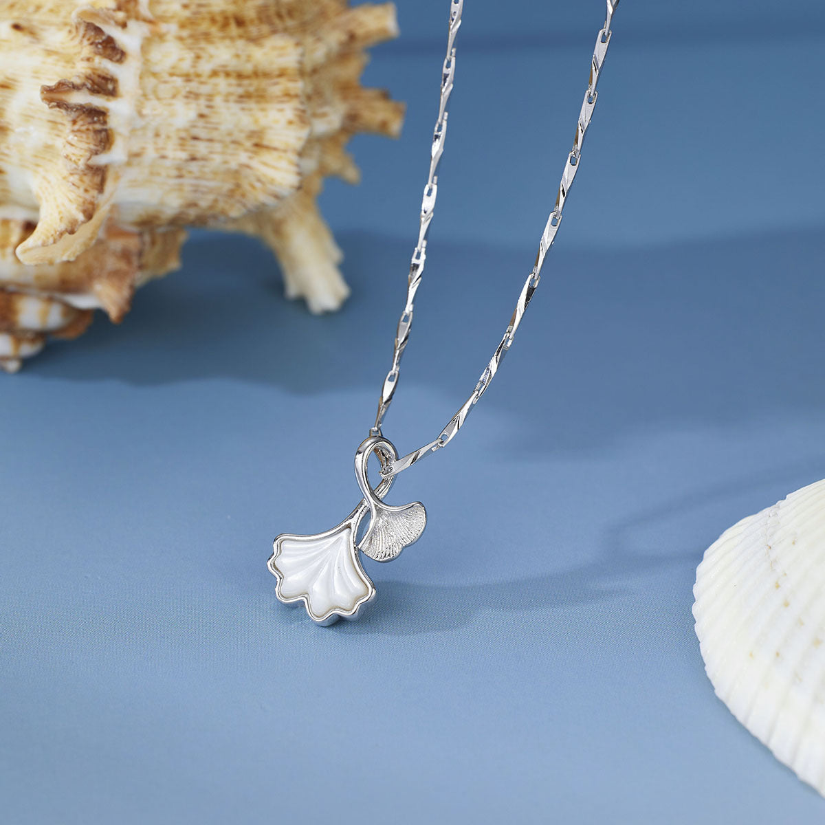 Damen Halskette mit kunstvollem Ginkgo-Blatt-Anhänger Shop Nory