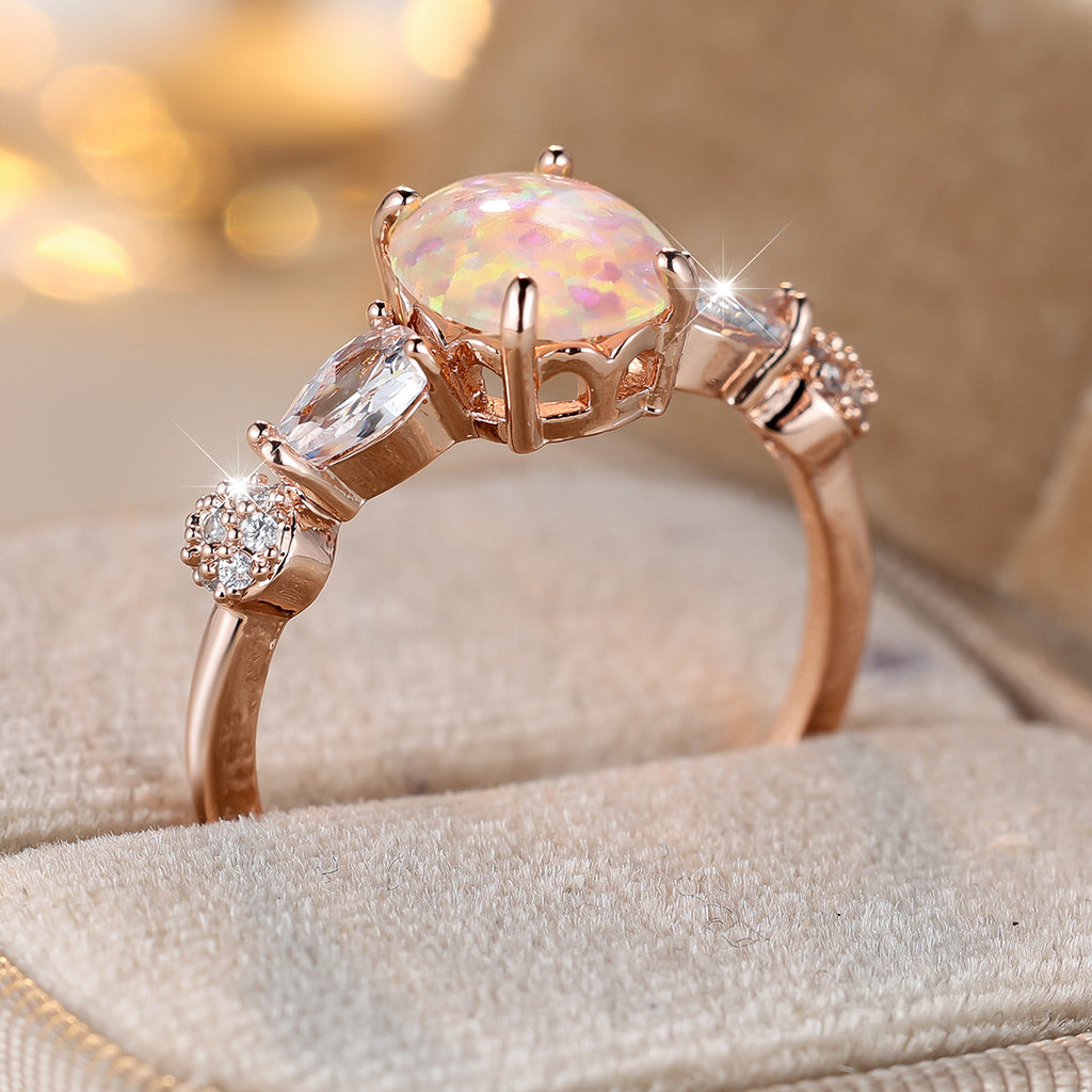 Damen Ring mit schimmerndem Opal und funkelnden Zirkonia-Elementen Shop Nory