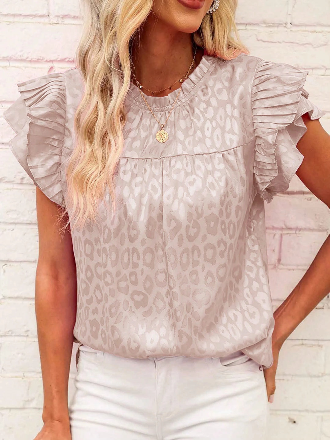 Damen Satinbluse mit Jacquard-Leoprint und gestuften Plissee-Volantärmeln Shop Nory