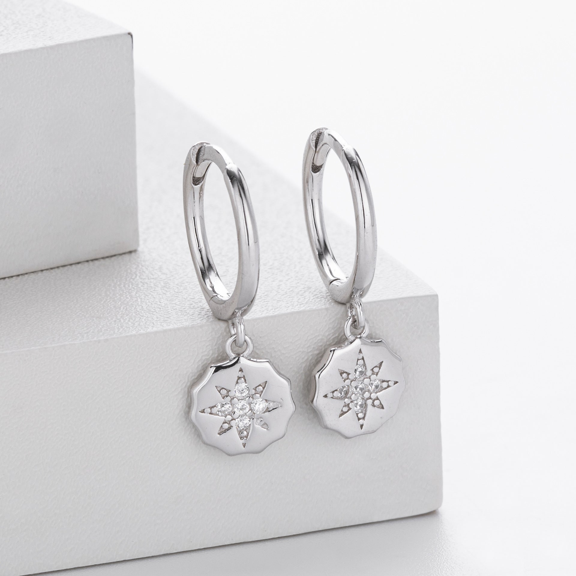 Damen Ohrhänger mit funkelndem Zirkon-Sternanhänger aus 925 Sterling Silber Shop Nory