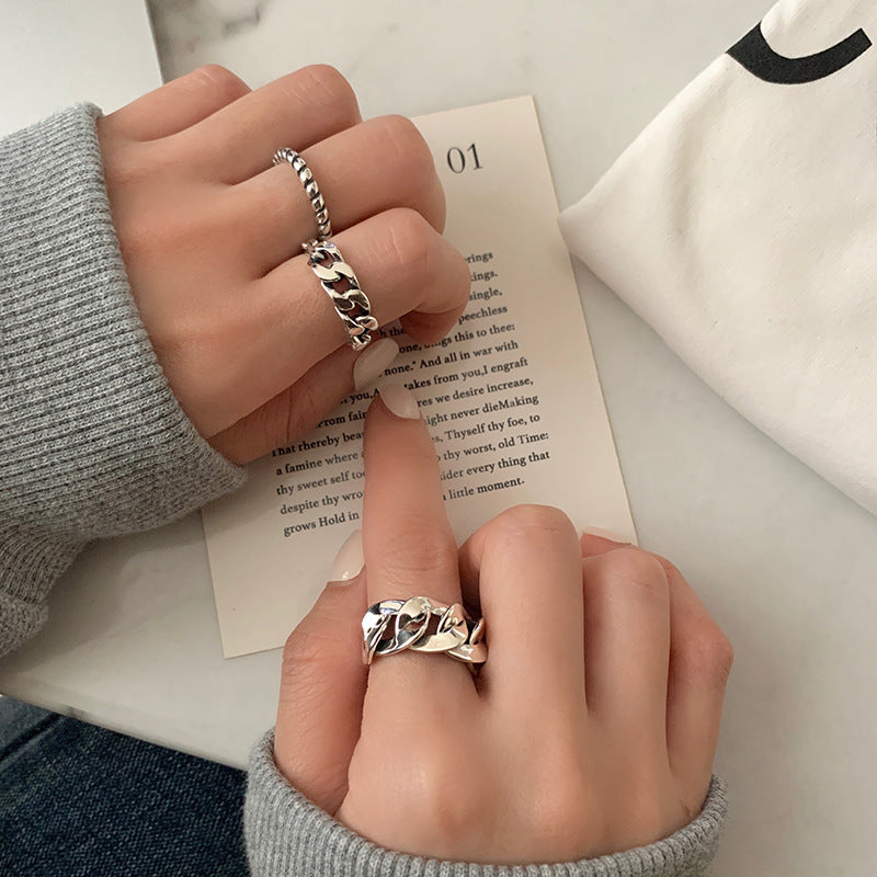 Damen Eleganter und zeitloser Ring mit strukturierten Details Shop Nory