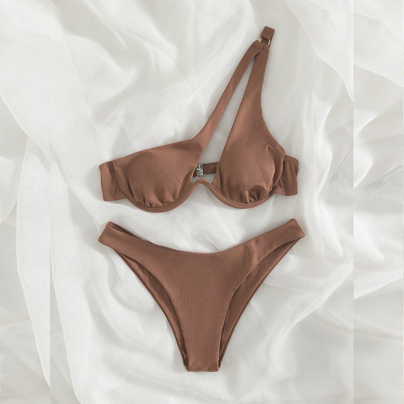 Damen Triangel-Bikini mit asymmetrischem Schnitt und gepolstertem Oberteil