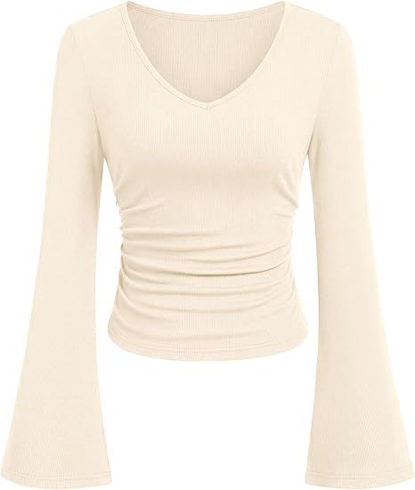 Damen Geripptes Cropped-Top mit V-Ausschnitt, taillierter Raffung und ausgestellten Trompetenärmeln Shop Nory