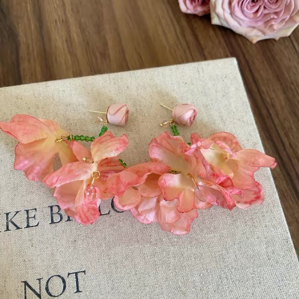 Damen Ohrringe mit floralen Applikationen und luxuriösen Details Shop Nory