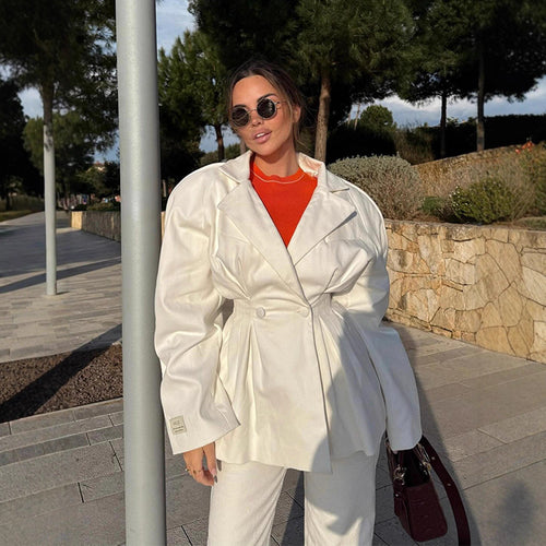 Damen Taillierter Oversize-Blazer mit betonter Schulterpartie und Kellerfalten Shop Nory