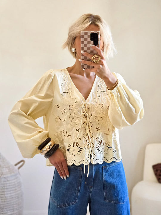 Damen Leichte Broderie-Anglaise-Spitzenbluse mit V-Ausschnitt, Bindeband und Ballonärmeln Shop Nory