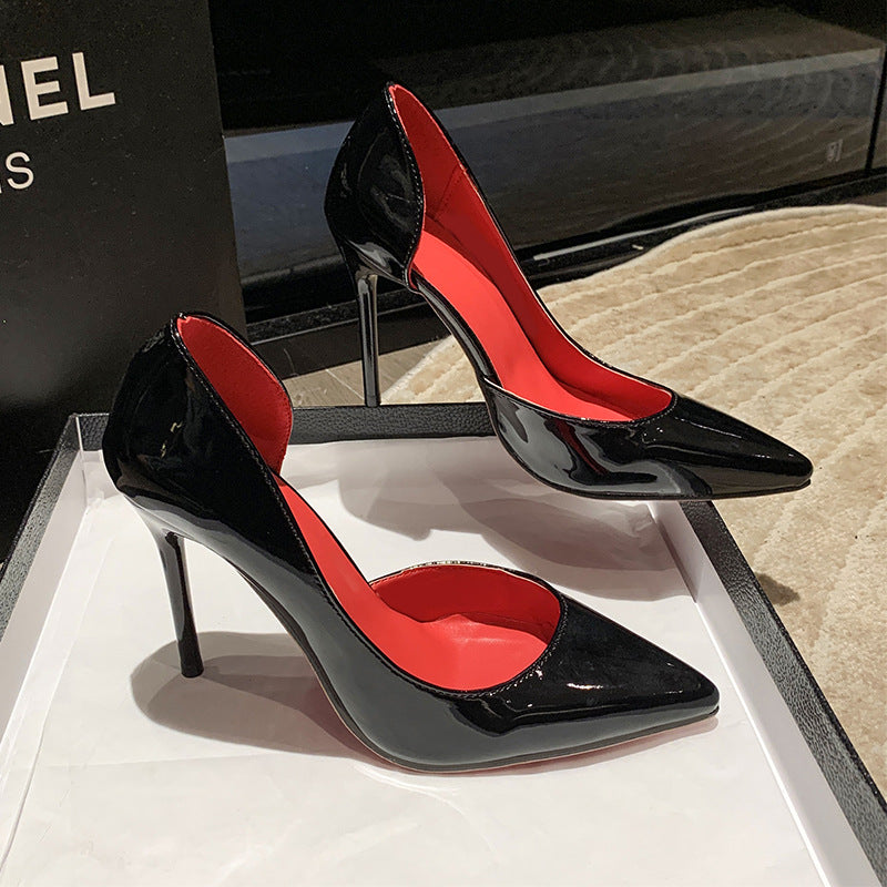 Damen Lack-Pumps mit spitzer Zehenform, gepolstertem Komfortfußbett und schlankem Stiletto Shop Nory