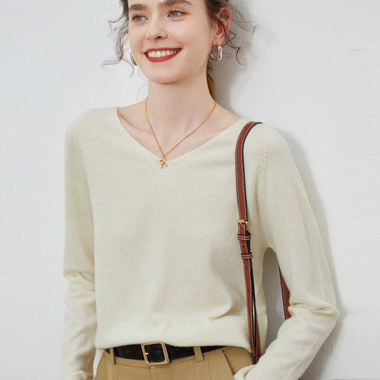 Damen Kuscheliger V‑Ausschnitt Feinstrickpullover aus Mohair‑Mix mit flauschiger Oberfläche Shop Nory