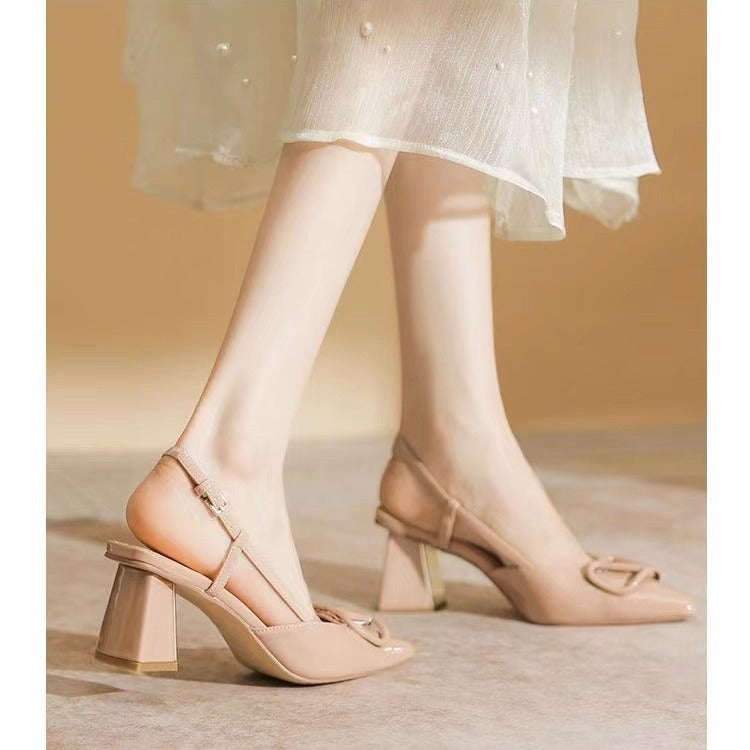 Damen Slingback Pumps mit dekorativen Metallakzenten und komfortablem Blockabsatz