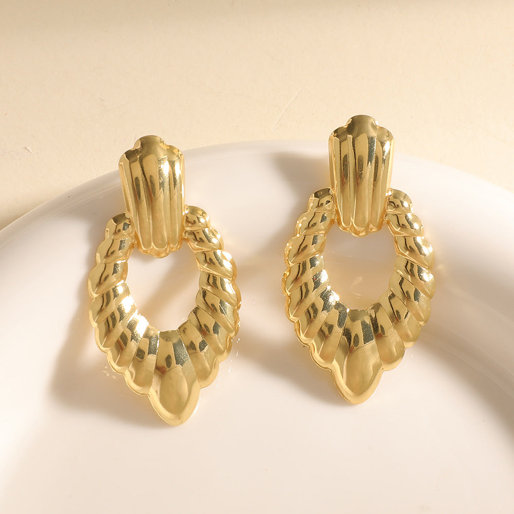 Damen Ohrringe im eleganten Orchideen-Design Shop Nory