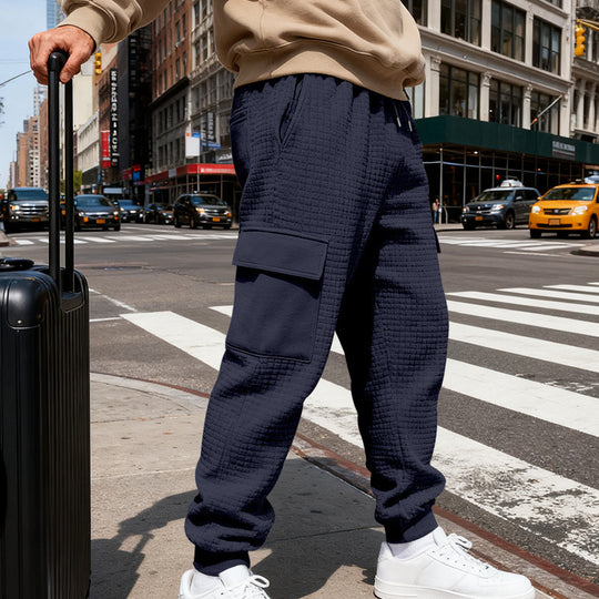 Herren Cargo-Jogginghose mit markanter Waffelstruktur, elastischem Bund und großen Klappentaschen Shop Nory