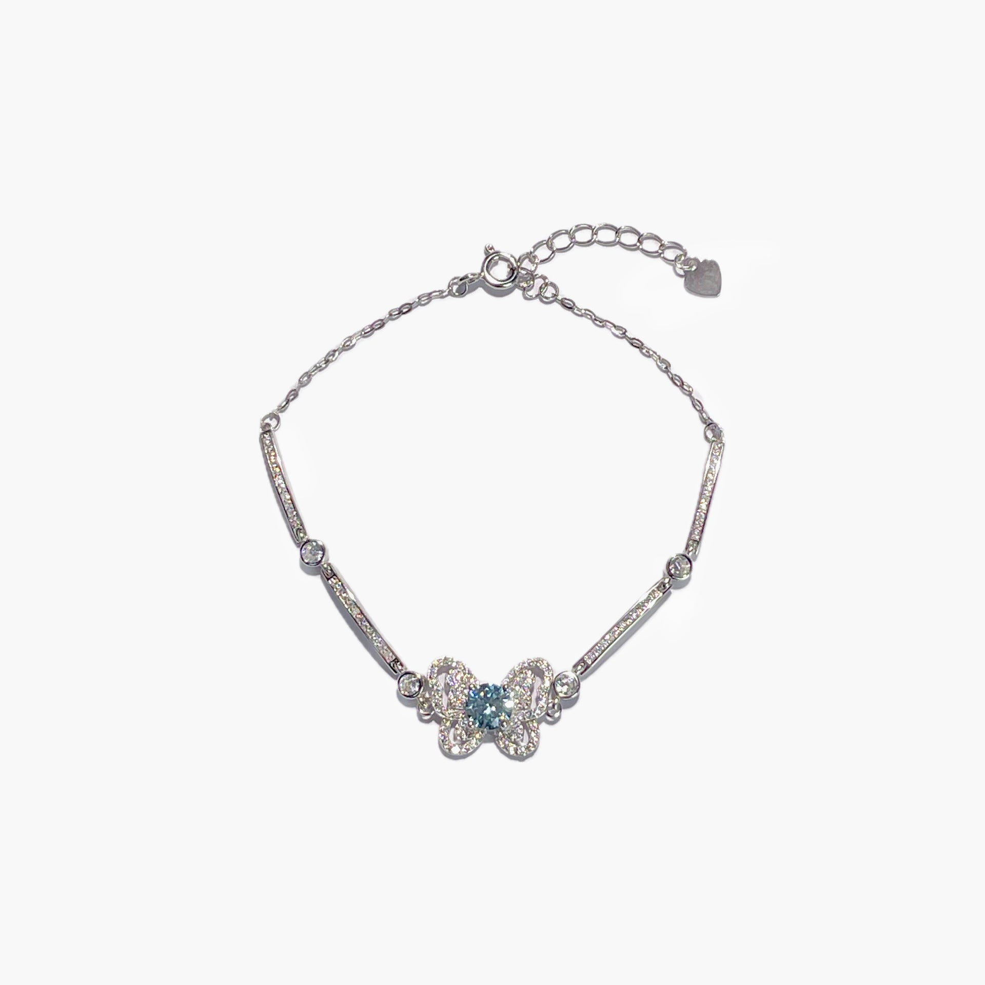Damen filigranes Armband mit kunstvollem Schmetterlingsanhänger Shop Nory
