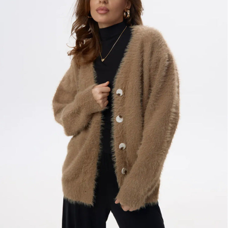 Damen Flauschiger Mohair‑Optik Knopfcardigan mit überschnittener Schulter und Perlmuttknöpfen Shop Nory