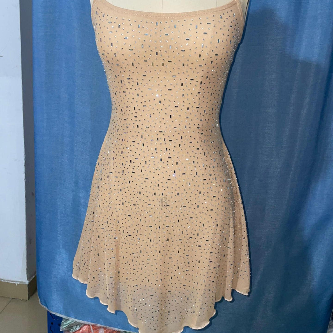 Damen Minikleid mit funkelnden Pailletten und raffinierten Details