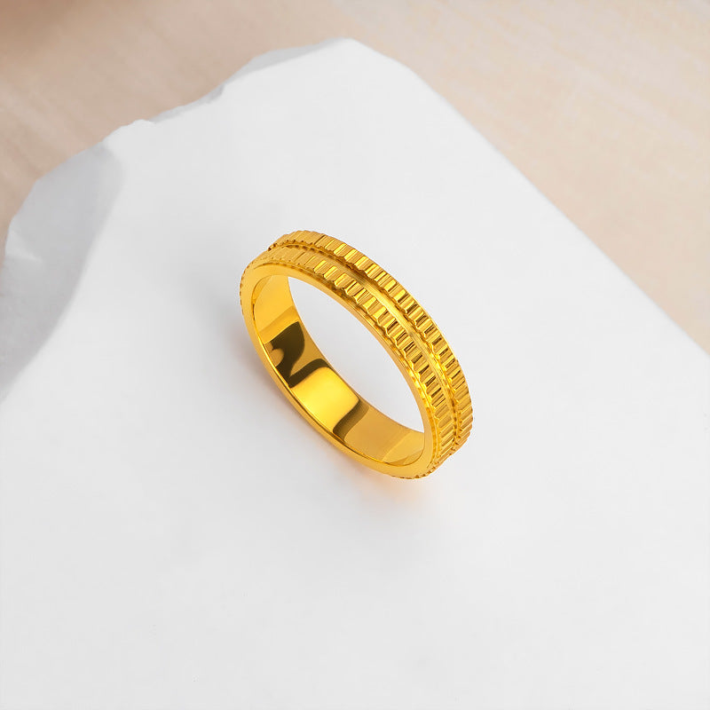 Damenring mit kunstvollem Reliefdesign und luxuriösem Goldfinish Shop Nory