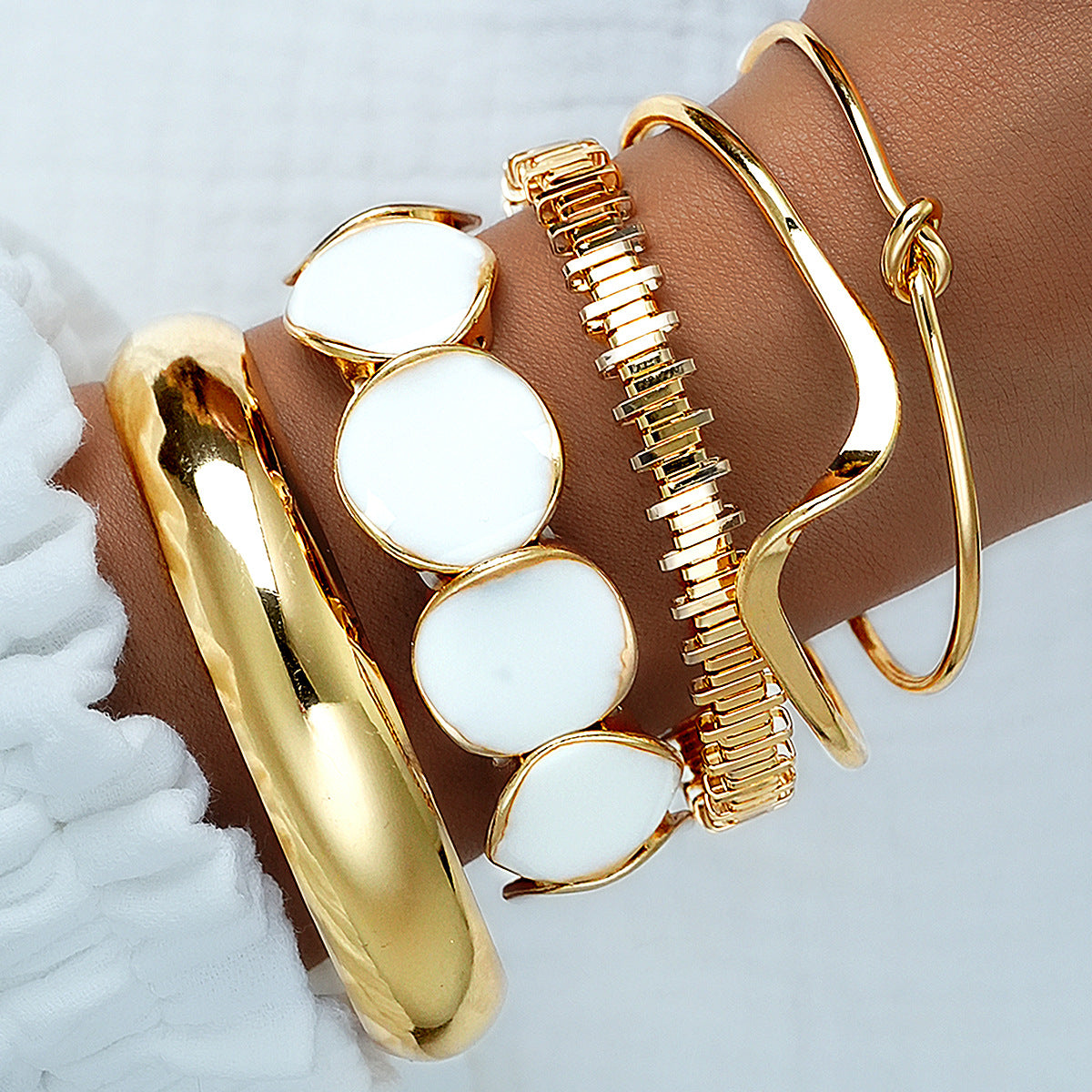Damen Armreif-Set mit eleganten Designs und einzigartigen Materialien Shop Nory