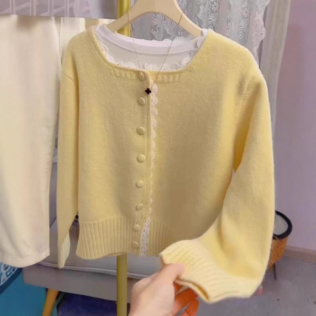 Damen Verspielte Strickjacke mit Spitzenelementen Shop Nory