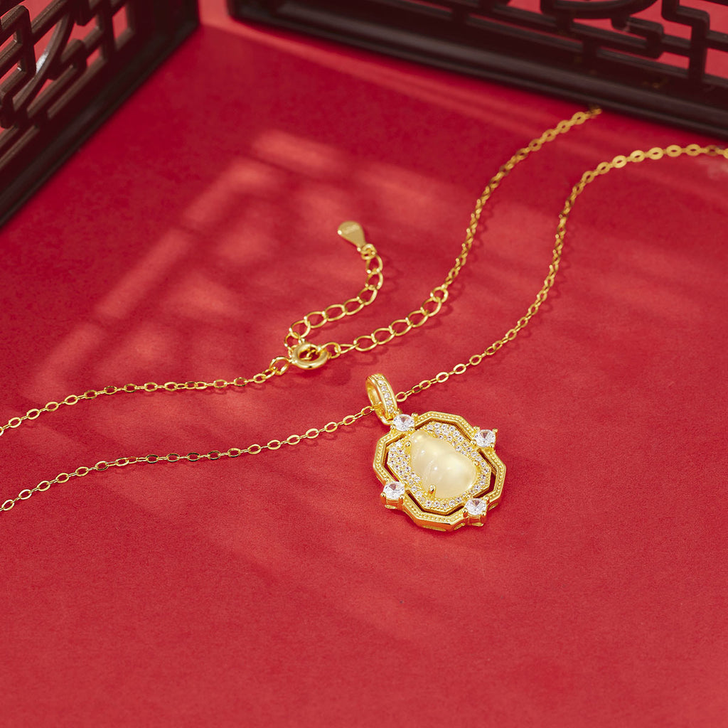 Damen Halskette mit exquisitem Anhänger aus hochwertigem Halbedelstein und funkelnden Zirkonia Shop Nory