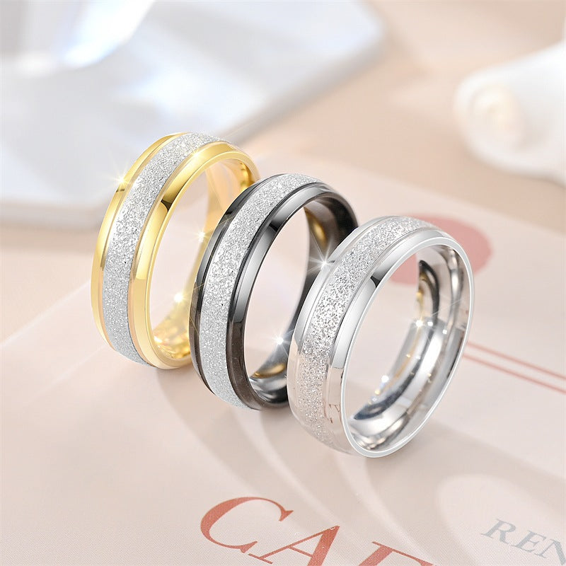 Herren Ring mit eleganter, strukturierter Oberfläche und funkelndem Akzent Shop Nory