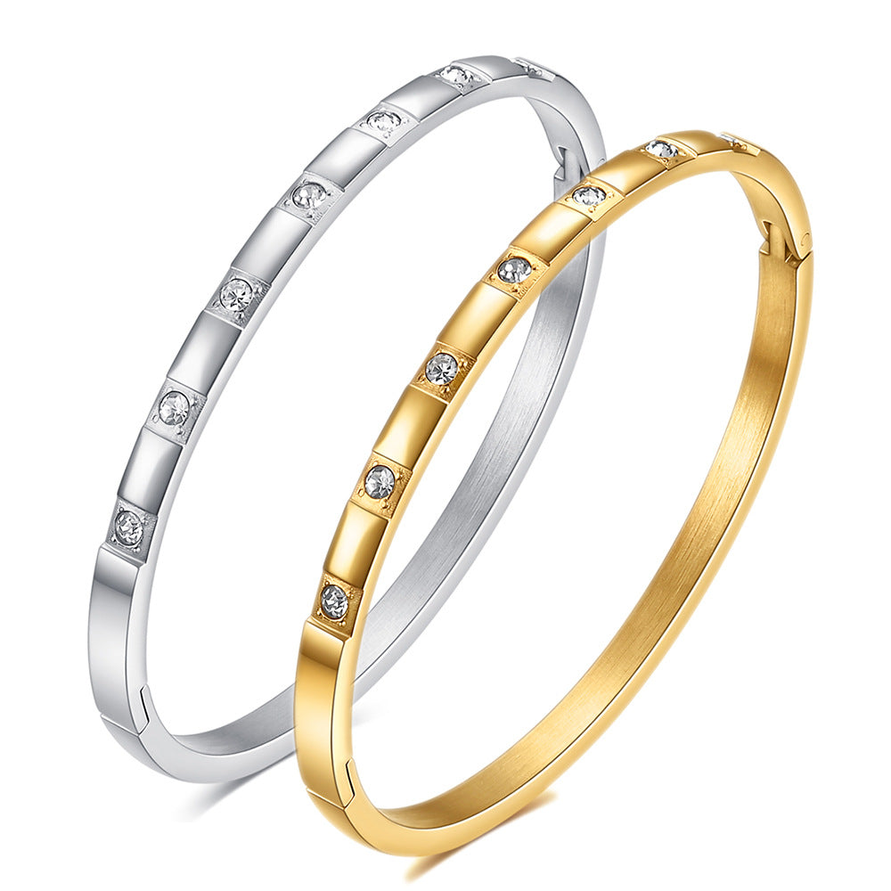 Damen Armreifen mit funkelndem Zirkoniabesatz und elegantem Design Shop Nory