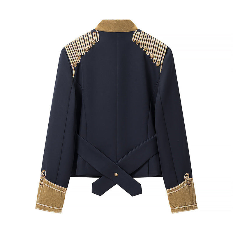 Damen Kurze militärisch inspirierte Jacke mit Stehkragen, Zierkordeln und goldbesetzten Manschetten Shop Nory