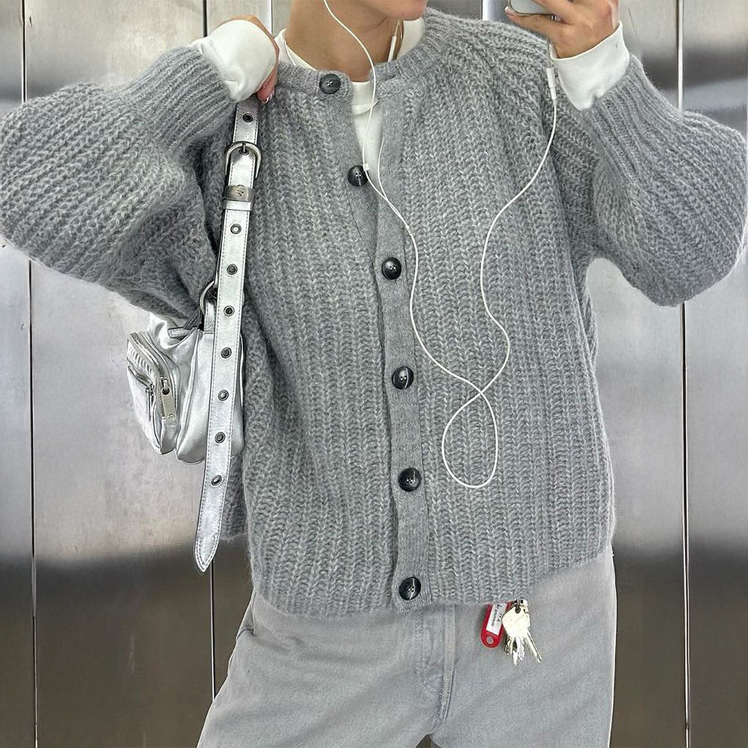 Damen nan grobgestrickter Oversize-Cardigan mit Kokosknopfleiste und überschnittener Schulter Shop Nory